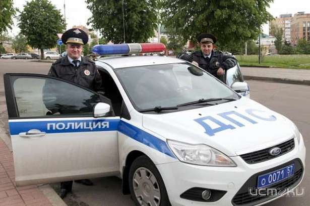 В Орле сотрудники ГИБДД спасли жизнь двухлетнему ребенку