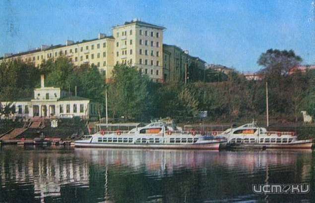 В библиотеке им. И.А. Бунина открылась выставка, посвященная 365-летию пристани