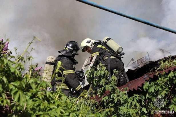 В Кромском районе в своём доме едва не сгорела женщина