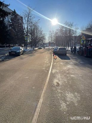 В Орле столкнулись два автомобиля, а пострадал пешеход