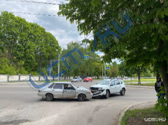 Авария на Лескова. Движение незначительно затруднено