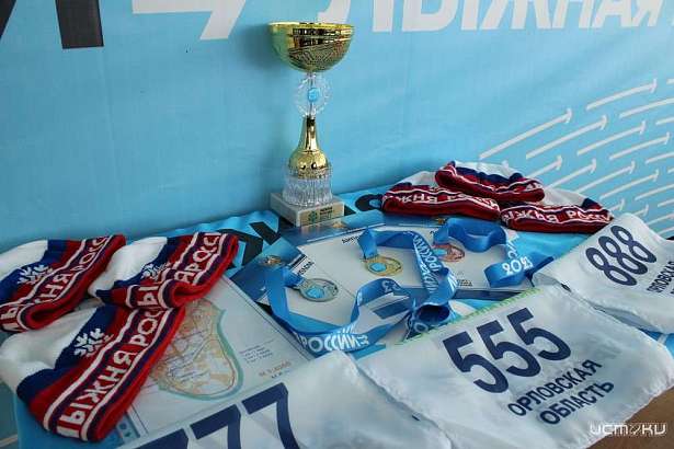 ...то ли лыжи не едут. Хоть и с задержкой, но "Лыжне России" быть. В эту субботу любители лыжных гонок соберутся в парке Победы