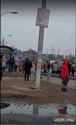 Жители посёлка Знаменка Орловской области по полчаса ждут общественный транспорт