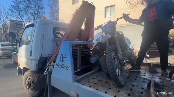 В Орле сотрудники ГАИ остановили двух юных байкеров