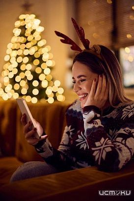 Орловцы могут поздравить близких новогодними ИИ-открытками