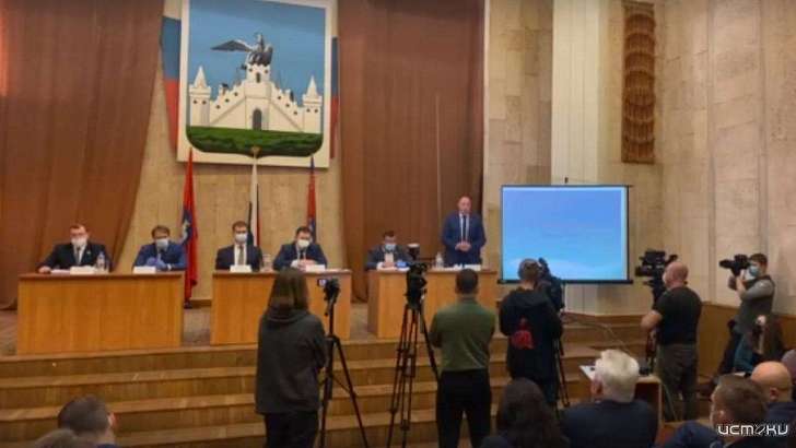 «Не хотим участвовать в этом спектакле»: часть депутатов ушла с выборов мэра Орла 