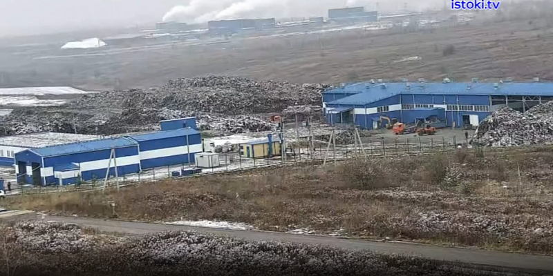 Мусорный завод сам утопает в мусоре. Апокалиптичная картина развертывается в заповедной балке Непрец в Орле