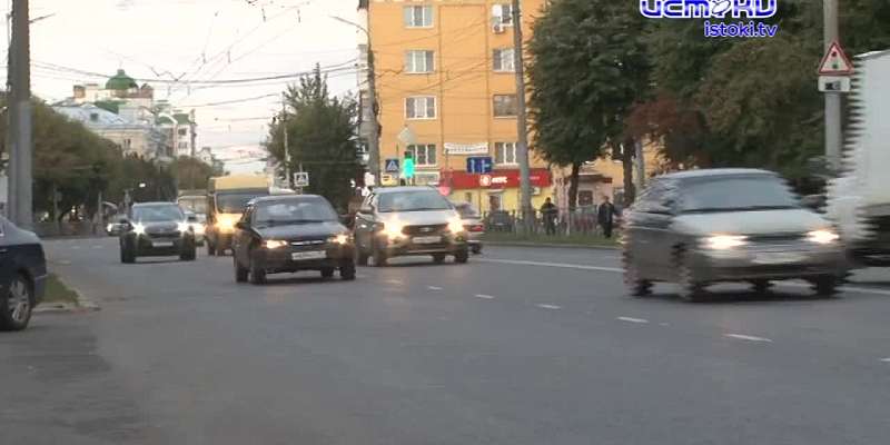 Орловские молодожены перекрыли Тургеневский мост, а двое человек насмерть разбились в ДТП. Новости за 90 секунд