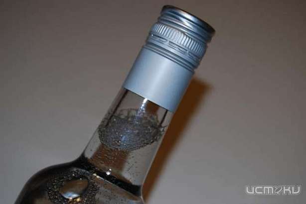 Житель Ливен продавал вместо водки опасную спиртосодержащую жидкость