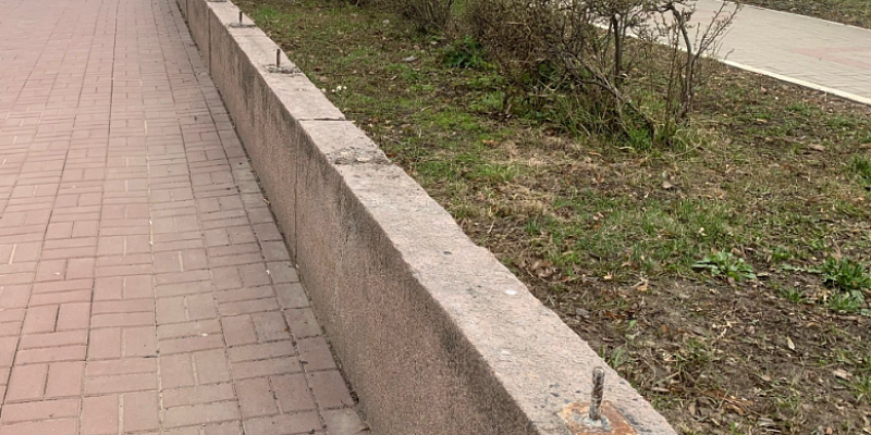 Реставрация ограждения сквера Танкистов в Орле сорвана: контракт с подрядчиком расторгнут 