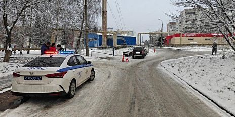 В Орле водитель «Лады» сбил пешехода, а потом протаранил легковушку