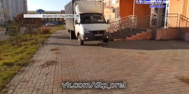 Долгострой на Бурова, 46, планируют сдать в середине следующего года, в Зареченском микрорайоне пешеходов на тротуаре терроризирует автомобиль интерне...