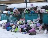 «Мы зарастаем отходами»: Жители ул. 4-я Курская жалуются на переполненные мусорные контейнеры