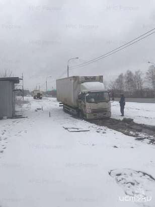 В Орле спасатели помогли отбуксировать фуру