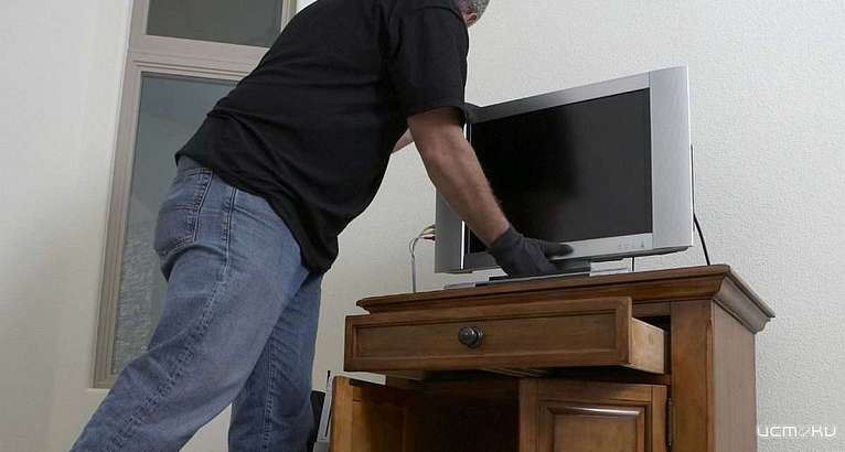 Во Мценске гость украл из квартиры приятеля дорогостоящий телевизор