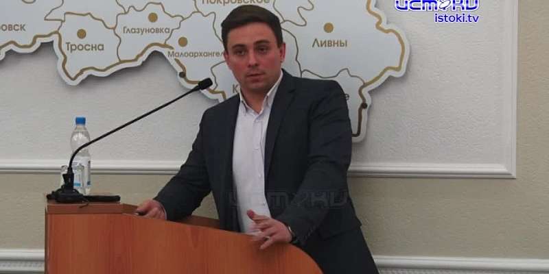 Работы по уборке дорог, ход строительства уникальных школ, а также пока фантастические вещи о появлении новых дорог - все это звучало в отчетах чиновн...