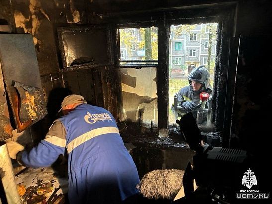 В Орле из горящей квартиры спасли пожилого мужчину