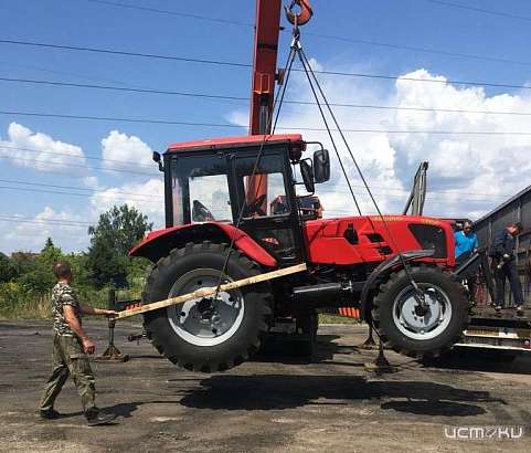 В Орловской области лесникам передали новые тракторы