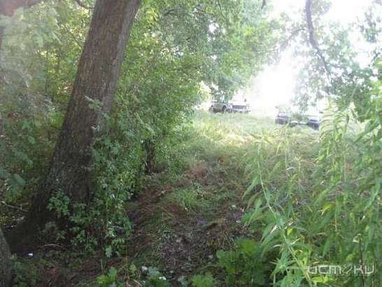 В Орловской области водителя насмерть придавил свой же автомобиль на глазах у маленькой дочки