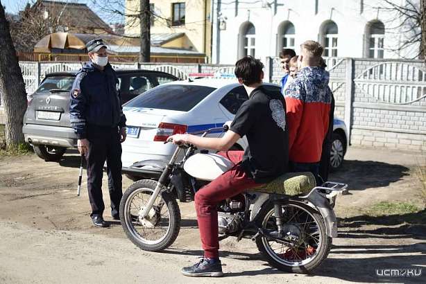 Сотрудники ГИБДД УМВД России по г. Орлу напомнили водителям двухколесного транспорта о безопасности на дороге Сотрудники ГИБДД УМВД России по г. Орлу напомнили водителям двухколесного транспорта о безопасности на дороге