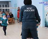 Сотрудники МЧС посетили детские сады в Болхове и Орле. Спасатели рассказали детям, как правильно вести себя на льду