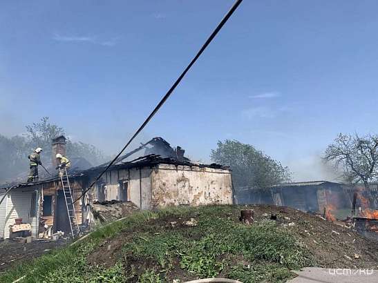 Орловчанин едва заживо не сгорел в своем доме. Спасли соседи