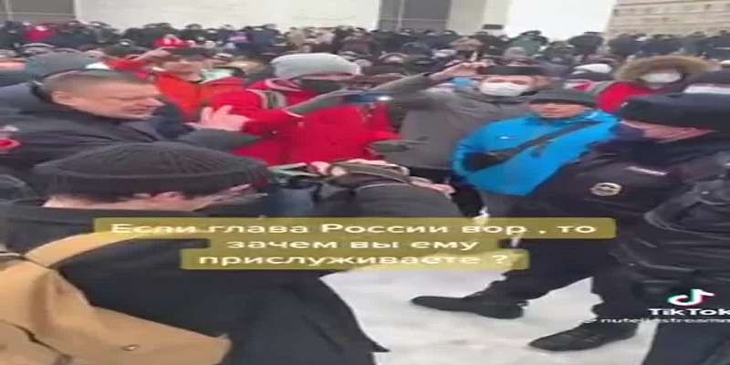 ВИДЕО: диалог орловских митингующих и полицейских стал популярным в соцсетях