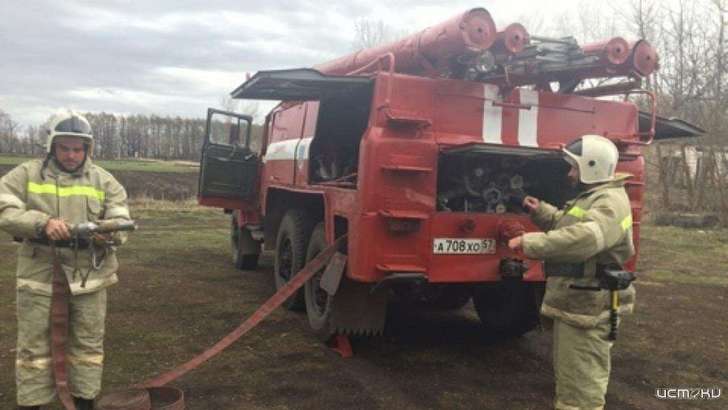 В Ливнах женщина едва не погибла в полыхавшем жилом доме