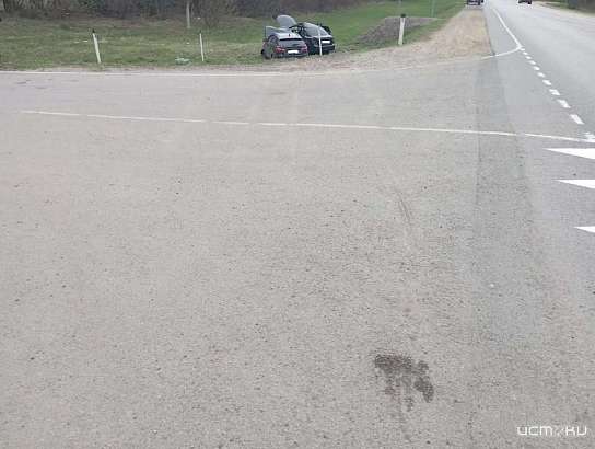 Неудачный обгон: под Орлом столкнулись «Лада Веста» и «Daewoo Gentra»