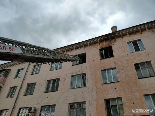 В четырехэтажке возле орловского автовокзала тушили квартиру
