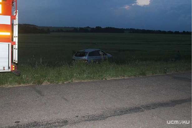 На Орловщине иномарка врезалась в бетонную плиту