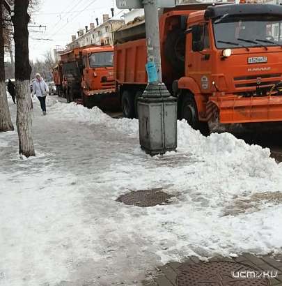 И всё же она существует. На улицах Орла появилась коммунальная техника