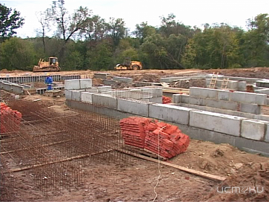 Осколки кирпичей и треснувшие плиты: секреты стройки детского сада в Новой Ботанике 