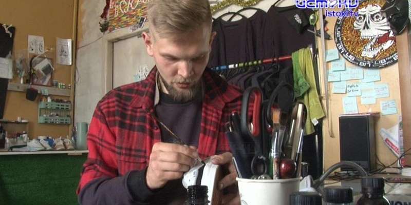 Мастерская чудес: орловский реставратор показал, как вдыхает новую жизнь в старую обувь