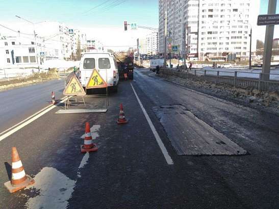 За минувший день в Орле дорожники отремонтировали 150 кв.м полотна
