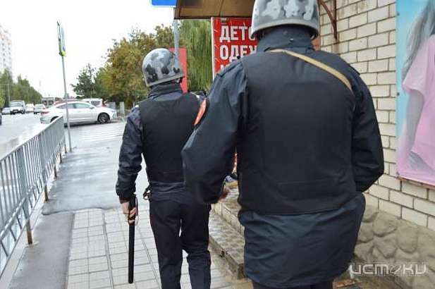 Двое 20-летних орловчан устроили потасовку и дебош с битьем посуды в баре 