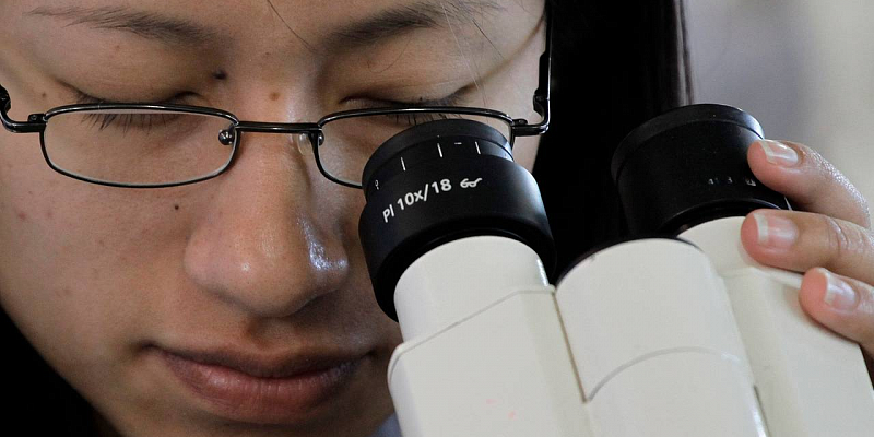 Ученые открыли ультрахолодные супермолекулы