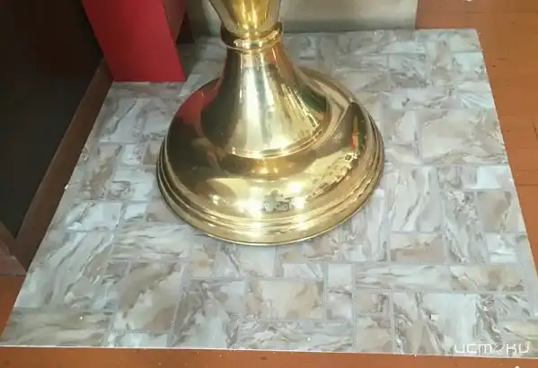 Полы орловской церкви защитят ковриками для подсвечников Полы орловской церкви защитят ковриками для подсвечников