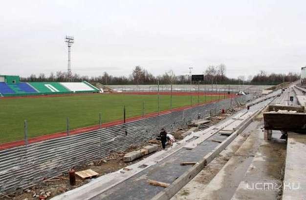  Вадим Потомский побывал на "юбилейной" стройке Центрального стадиона