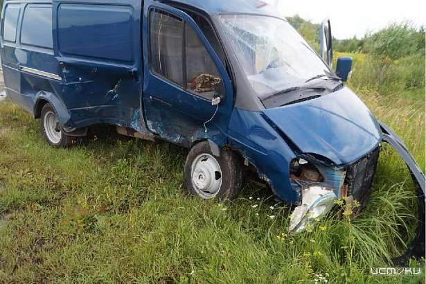 ДТП под Орлом: водитель «Газели» при повороте не пропустил «пятерку»