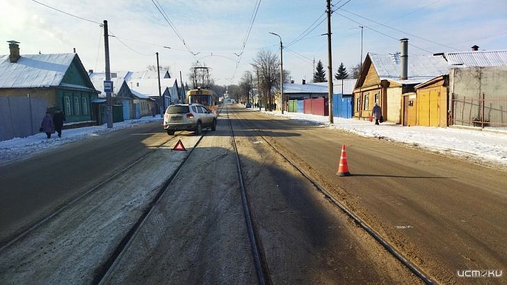ДТП в Орле: женщина поплатилась здоровьем, переходя дорогу по пешеходному переходу ДТП в Орле: женщина поплатилась здоровьем, переходя дорогу по пешеходному переходу