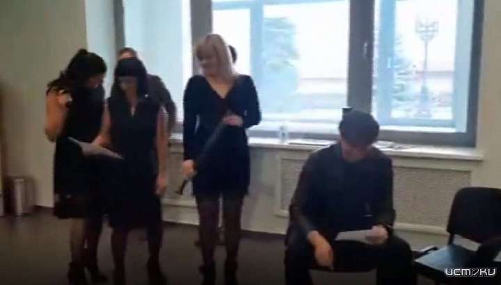 «Зеленая роща» угрожает судом за видео с блатными частушками сотрудников регоператора