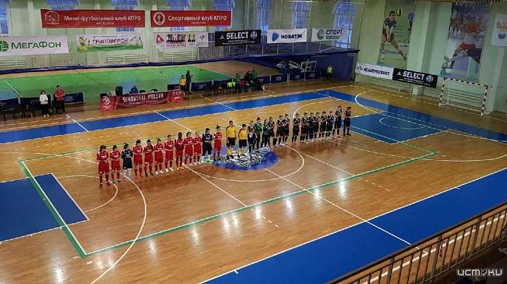 Женская мини-футбольная команда ОрелГУ-КПРФ на своем поле принимает заключительный тур высшей лиги. 