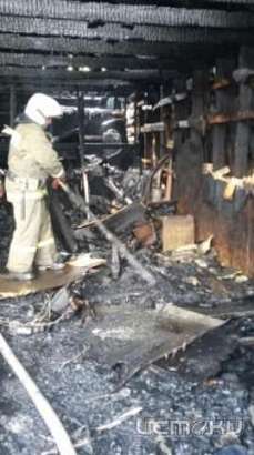 В Краснозоренском районе горела каменная хозпостройка 