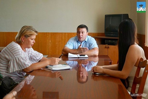 Мэр г. Орла Юрий Парахин распорядился облагородить дом в центре города