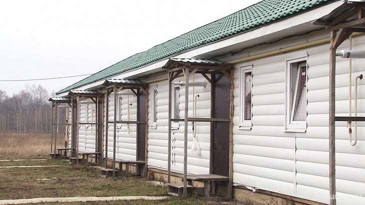 Нашумевшая история с бараками для сирот обернулась на Орловщине уголовным делом