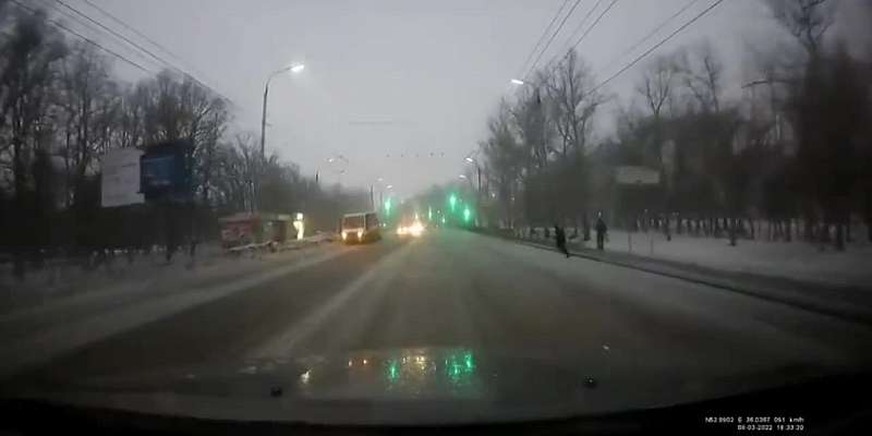 В Орле дети бросаются под колеса авто