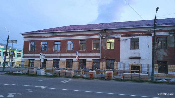 Историческое здание во Мценске рискует стать «жертвой гениев реконструкции»