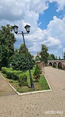 Сквер в Орле не привели в порядок к празднованию Дня семьи