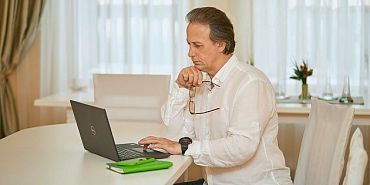 Мужчины Орловщины идут в онлайн: трафик на парфюмерные сайты вырос на 41%